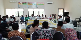 Camat Sentajo Raya Evaluasi Pelaksanaan Pengunaan Dana Desa